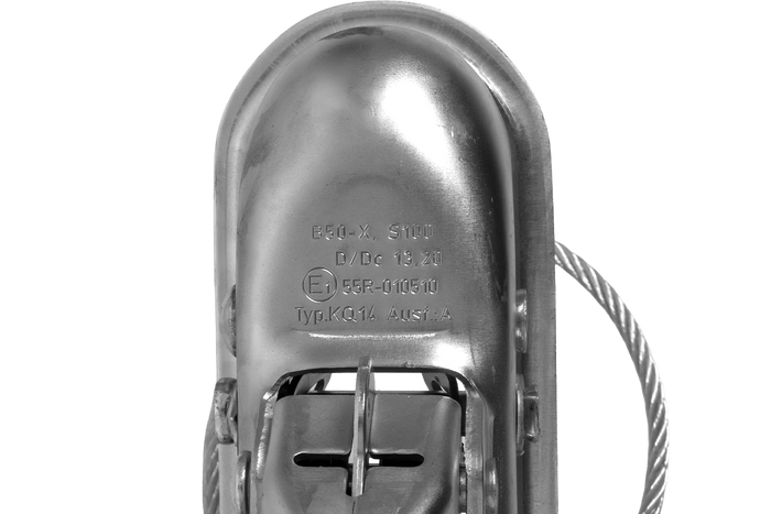 KNOTT KQ14-A+KZE7.5 kogelkoppeling voor een aanhanger van 750 kg met een V-vormige dissel.